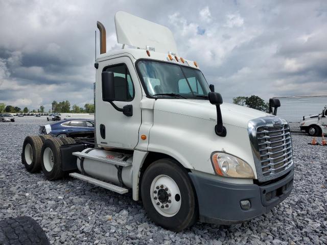  Salvage Freightliner Cascadia 1