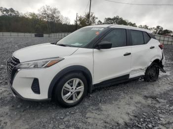  Salvage Nissan Kicks