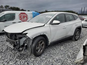  Salvage Hyundai TUCSON