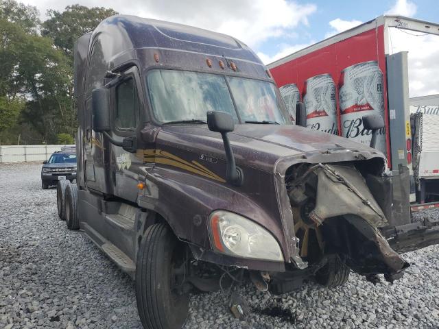  Salvage Freightliner Cascadia 1