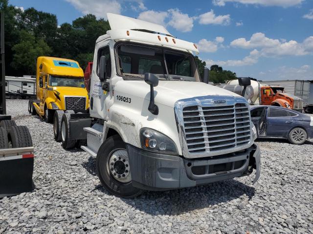  Salvage Freightliner Cascadia 1