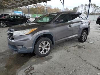  Salvage Toyota Highlander