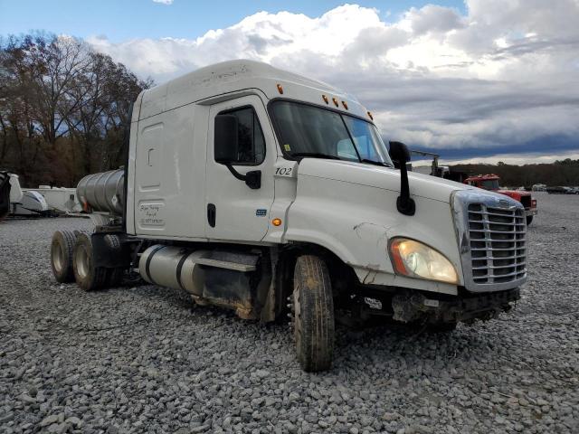  Salvage Freightliner Cascadia 1