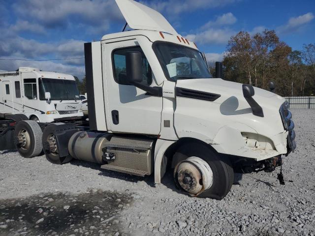  Salvage Freightliner Cascadia 1