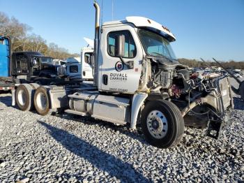  Salvage Freightliner Cascadia 1