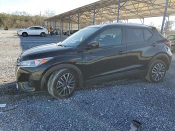  Salvage Nissan Kicks