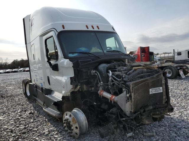  Salvage Freightliner Cascadia 1