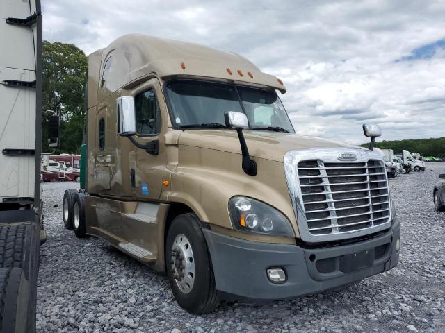  Salvage Freightliner Cascadia 1