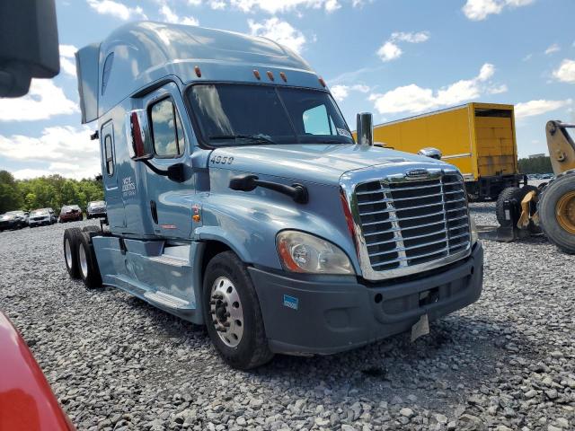  Salvage Freightliner Cascadia 1