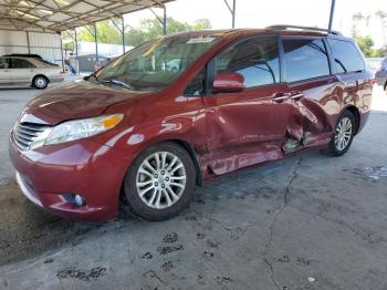  Salvage Toyota Sienna