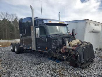  Salvage Peterbilt 579