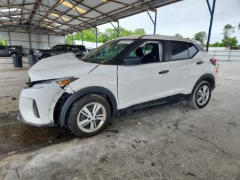  Salvage Nissan Kicks