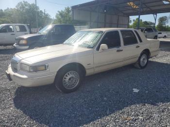  Salvage Lincoln Towncar