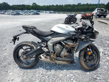  Salvage Triumph Motorcycle Daytona 66