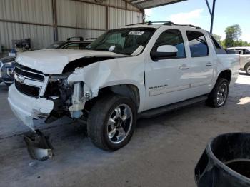  Salvage Chevrolet Avalanche
