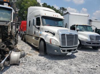  Salvage Freightliner Cascadia 1