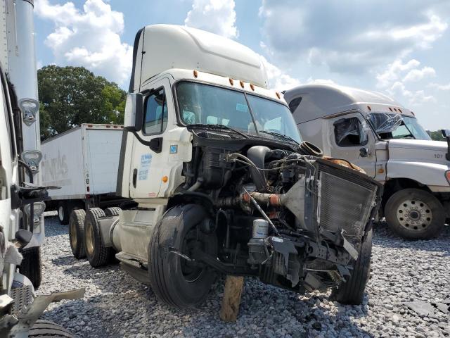  Salvage Freightliner Cascadia 1