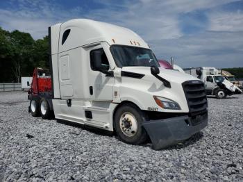  Salvage Freightliner Cascadia 1