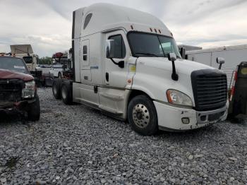  Salvage Freightliner Cascadia 1