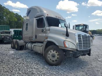  Salvage Freightliner Cascadia 1