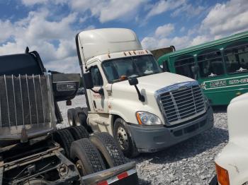  Salvage Freightliner Cascadia 1