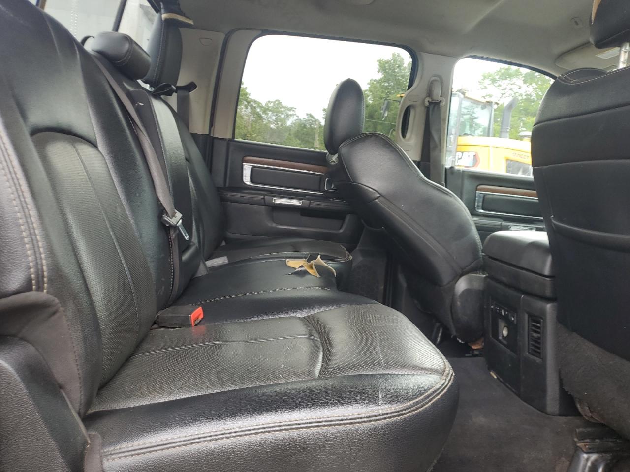 Ram 3500 Laramie Image 12