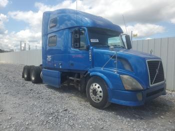  Salvage Volvo Vn