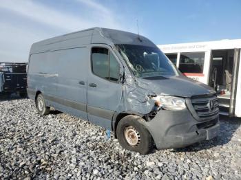  Salvage Mercedes-Benz Sprinter