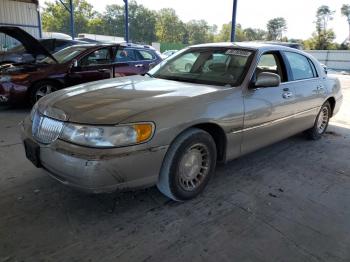  Salvage Lincoln Towncar
