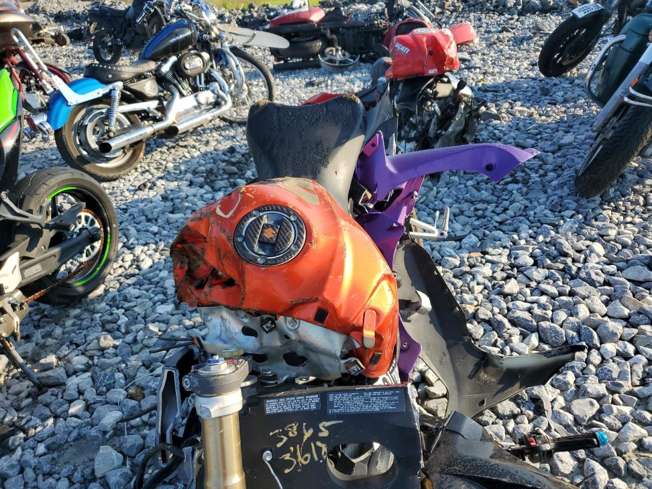 Suzuki Gsxr750 Image 3