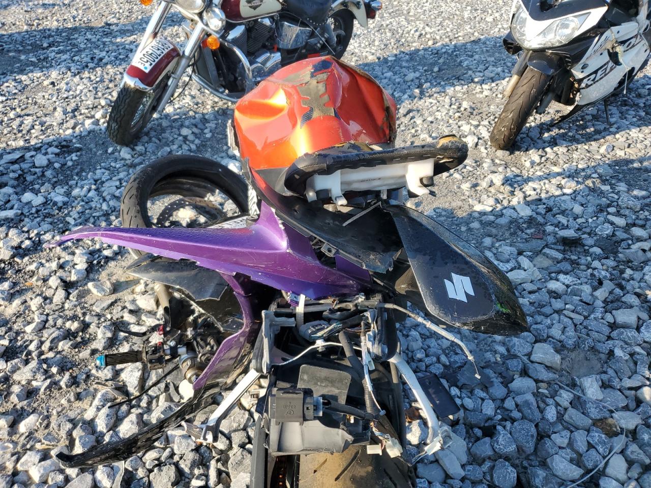 Suzuki Gsxr750 Image 8