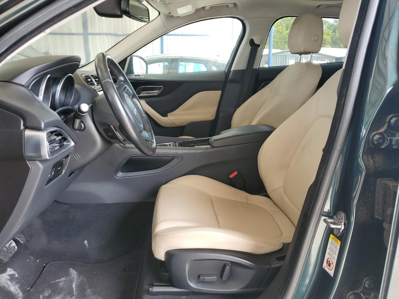 Jaguar F-PACE Premium Image 5