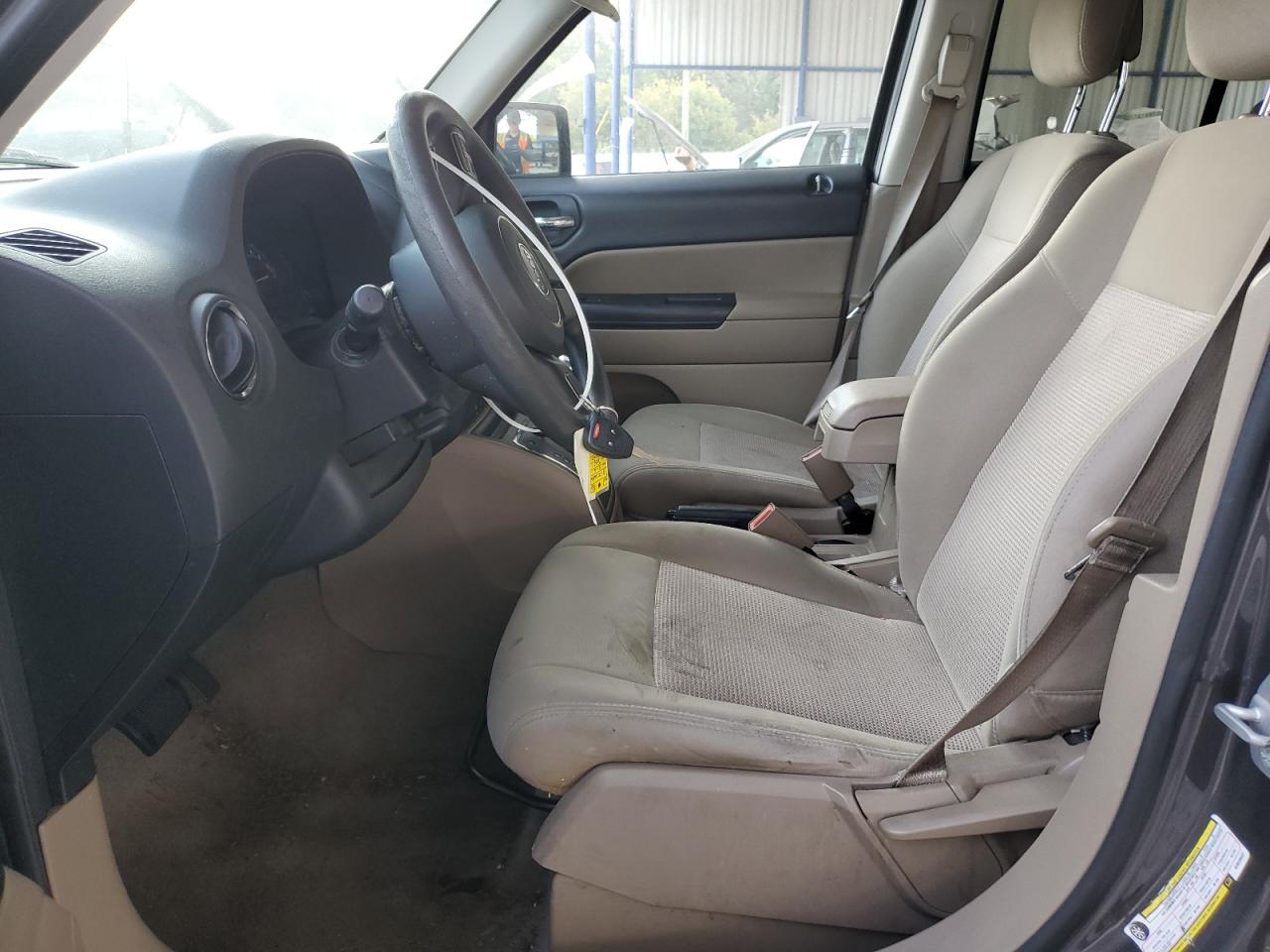 Jeep Patriot Sport Image 2