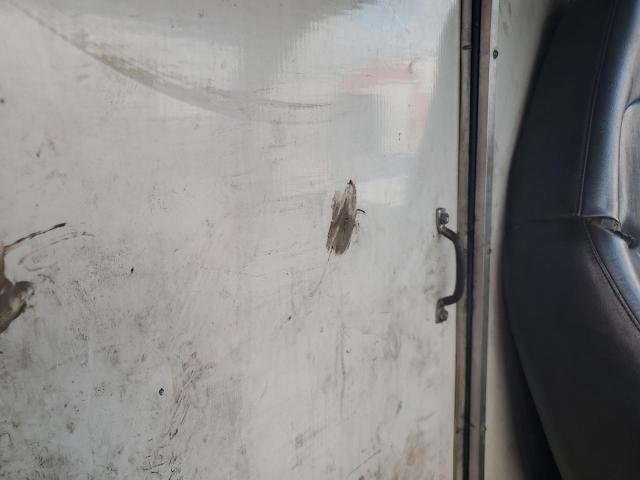 Chev Express Image 7