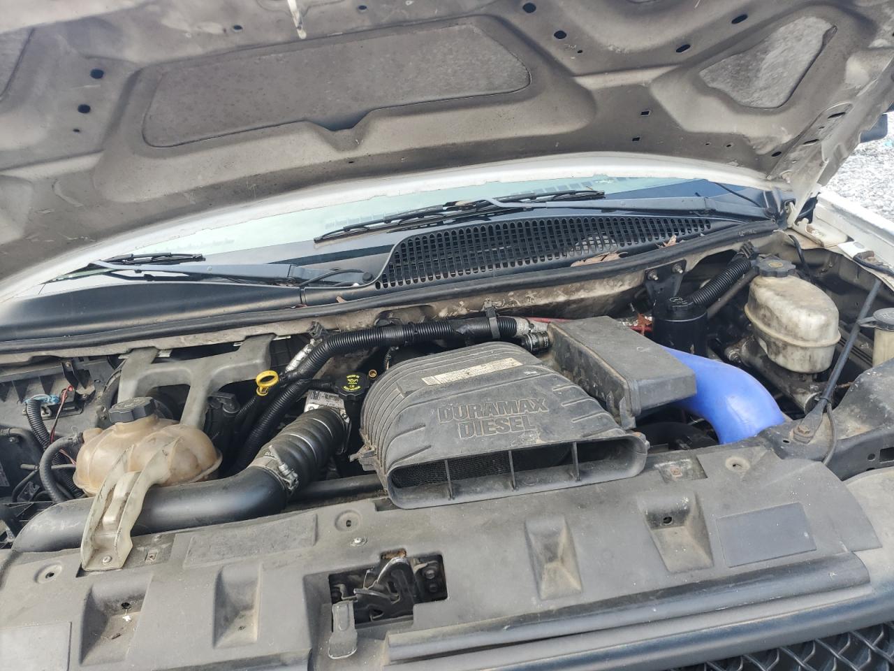 Chev Express Image 2