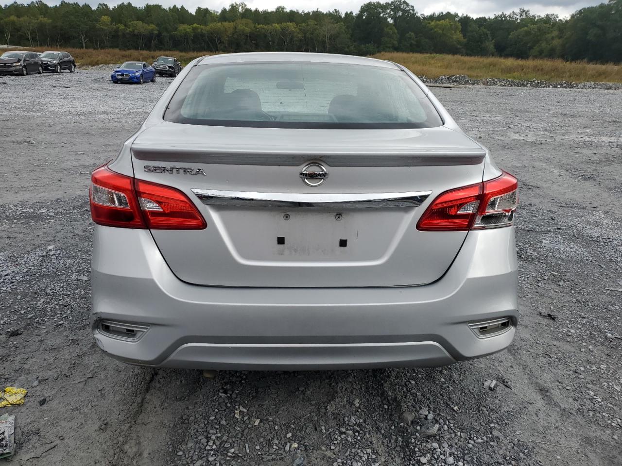 Nissan Sentra S Image 3