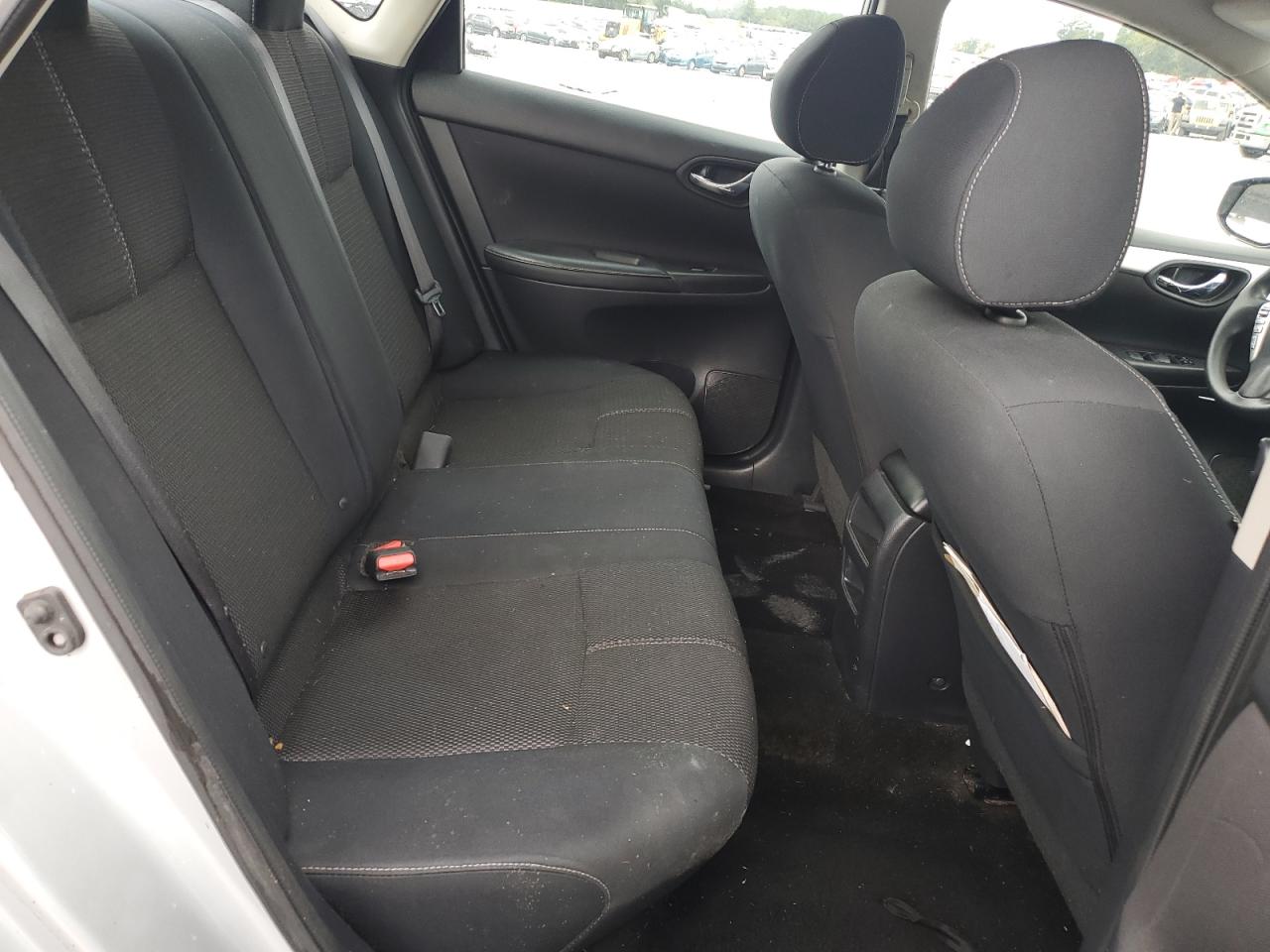 Nissan Sentra S Image 10