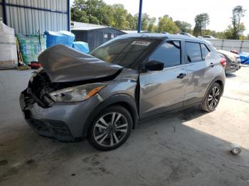  Salvage Nissan Kicks