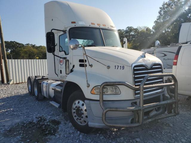  Salvage Mack Cxu613