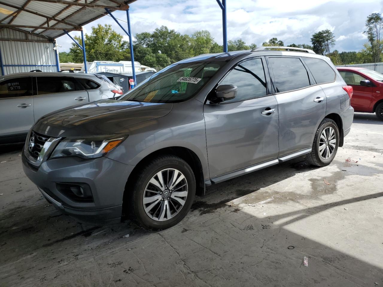 Nissan Pathfinder S Image 1