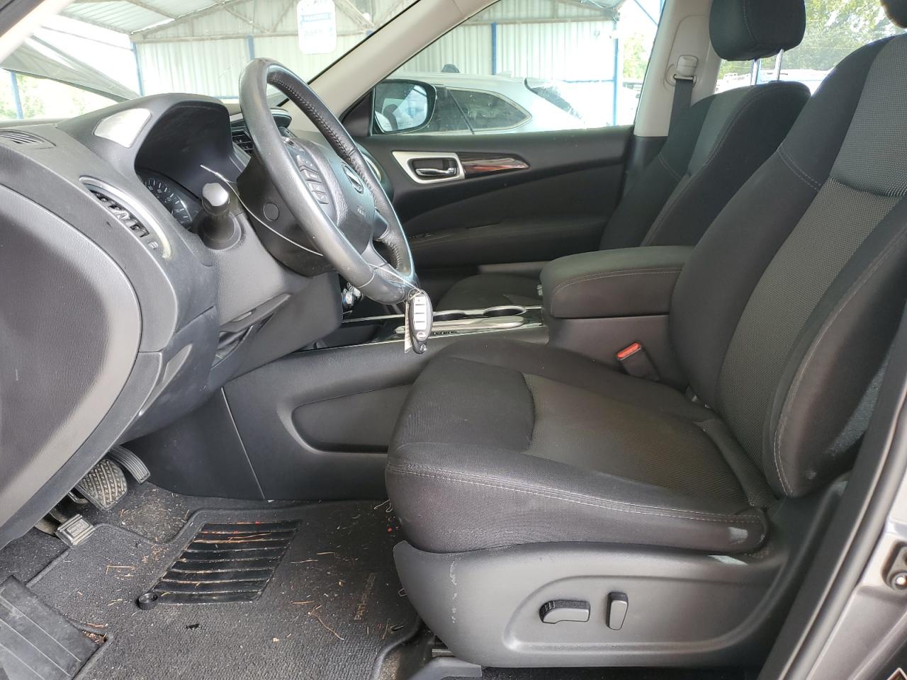 Nissan Pathfinder S Image 9