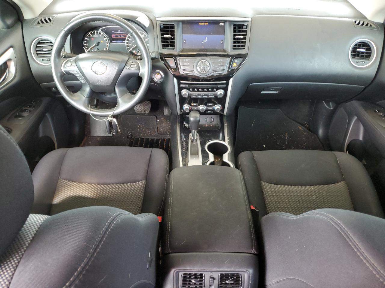 Nissan Pathfinder S Image 6