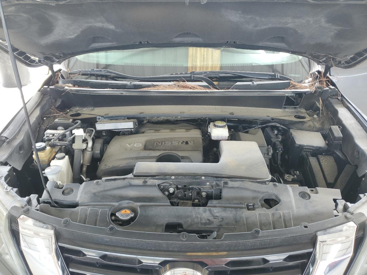 Nissan Pathfinder S Image 12