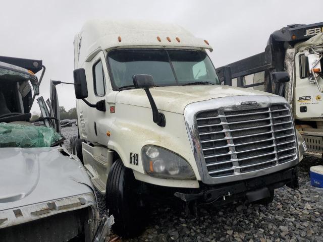  Salvage Freightliner Cascadia 1