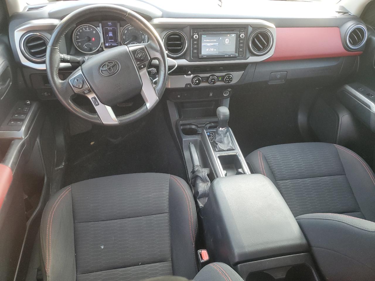 Toyota Tacoma Double Cab Image 5