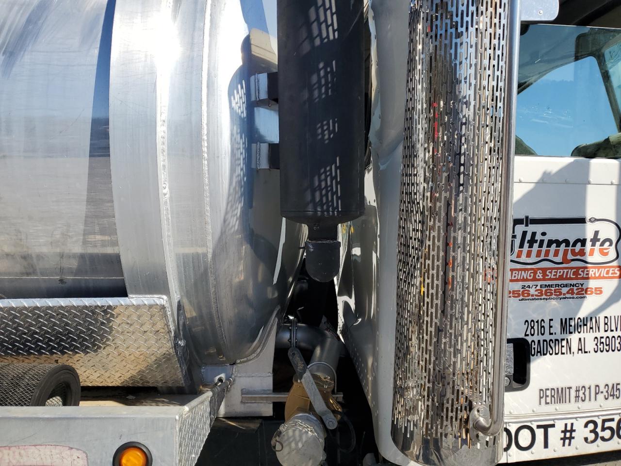 Peterbilt 348 Image 7