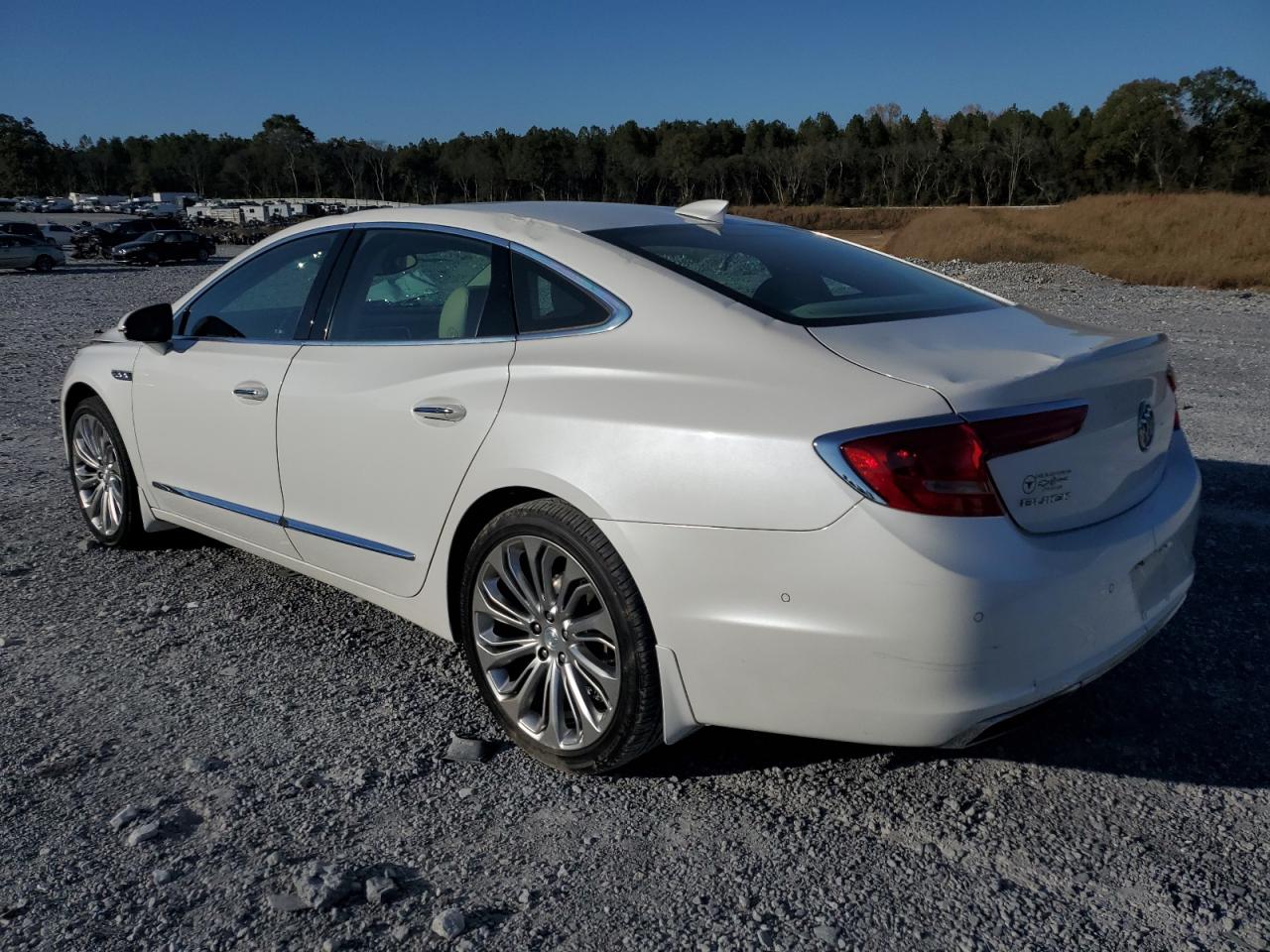 Buick LaCrosse Premium Image 4