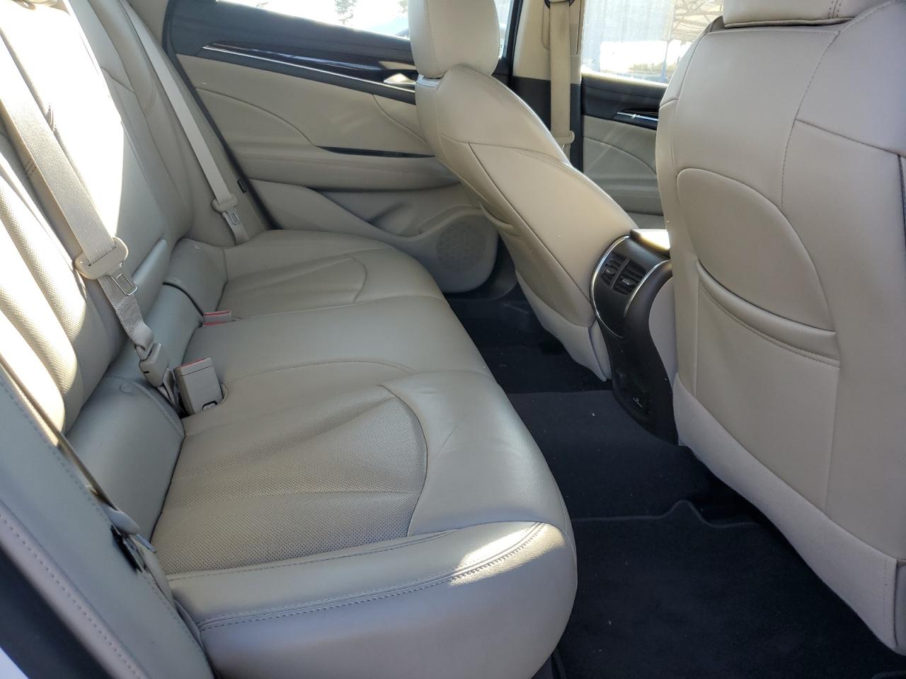 Buick LaCrosse Premium Image 7