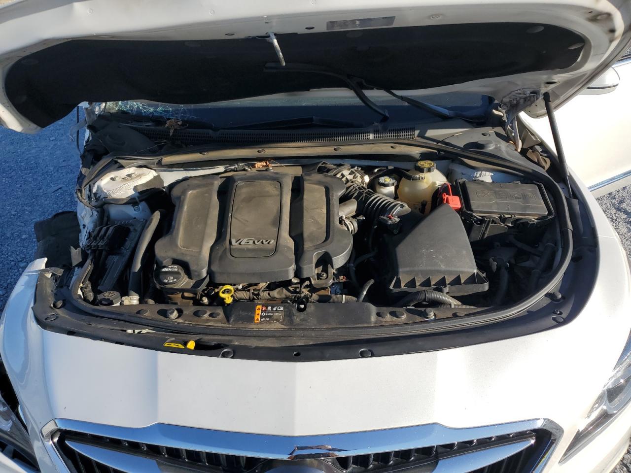 Buick LaCrosse Premium Image 6