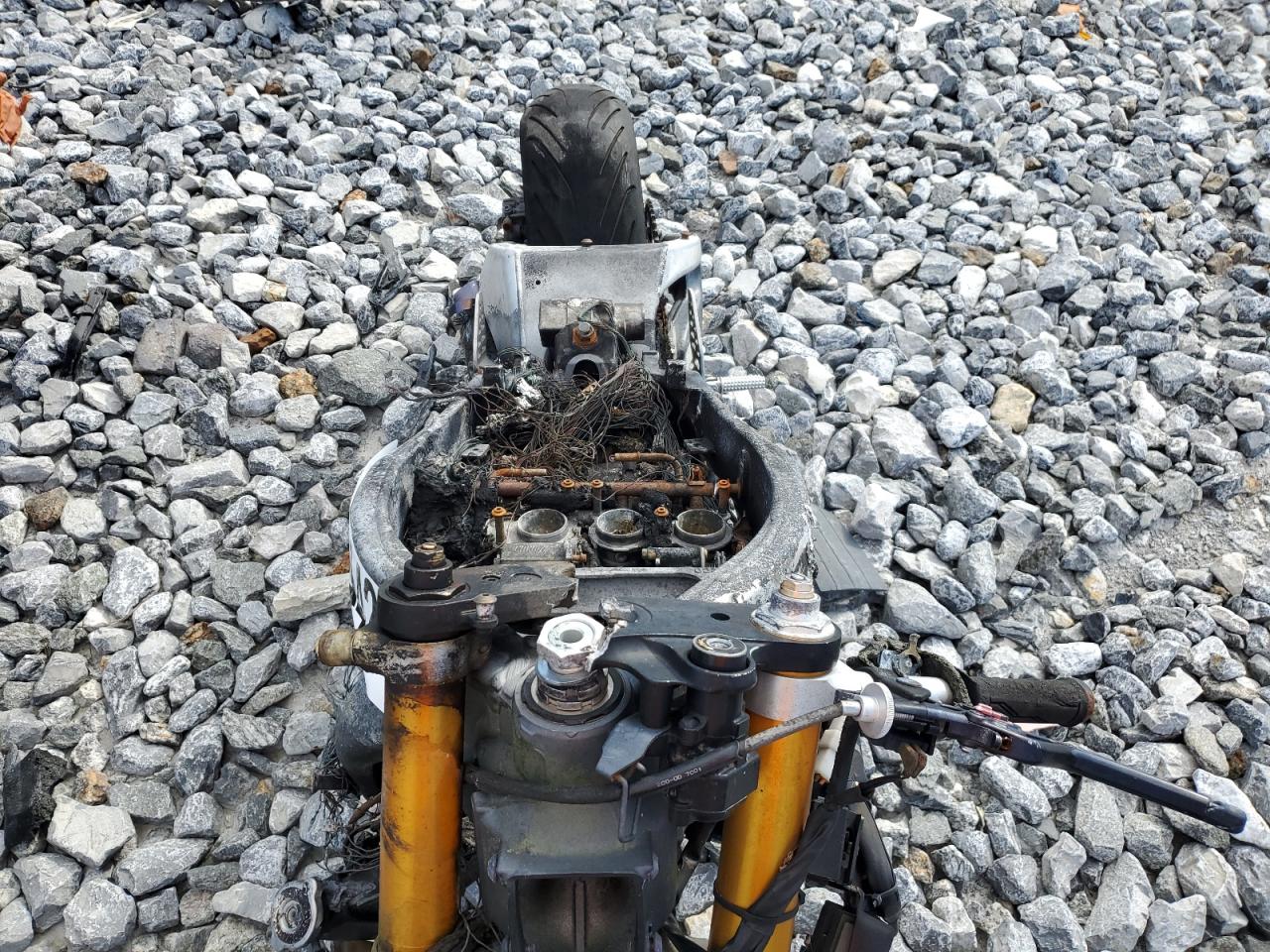 Yamaha Yzf L Image 6